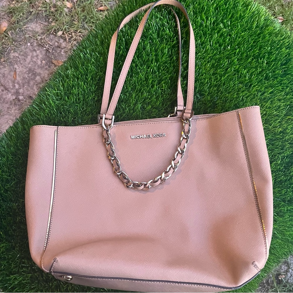 MICHAEL KORS TAN NUDE BEIGE GOLD CHAIN LEATHER SHOULDER HANDBAG PURSE GUC - Picture 13 of 16